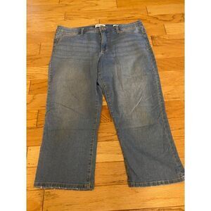 Nine West Chrystie Capri Women's Size 16 Light Wash Denim jeans